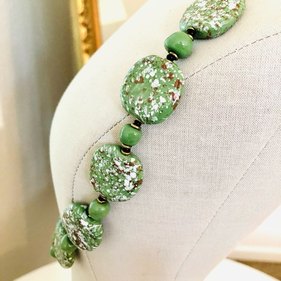 Vintage Green Speckled Stone Necklace - Picture 2 of 10